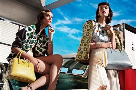 cartelli pubblicitari prada vista e sole 2017|Le immagini più iconiche delle campagne di Prada degli ultimi 20 .